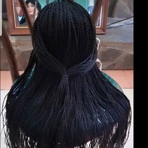 Hand braided wig (senegalese twist)